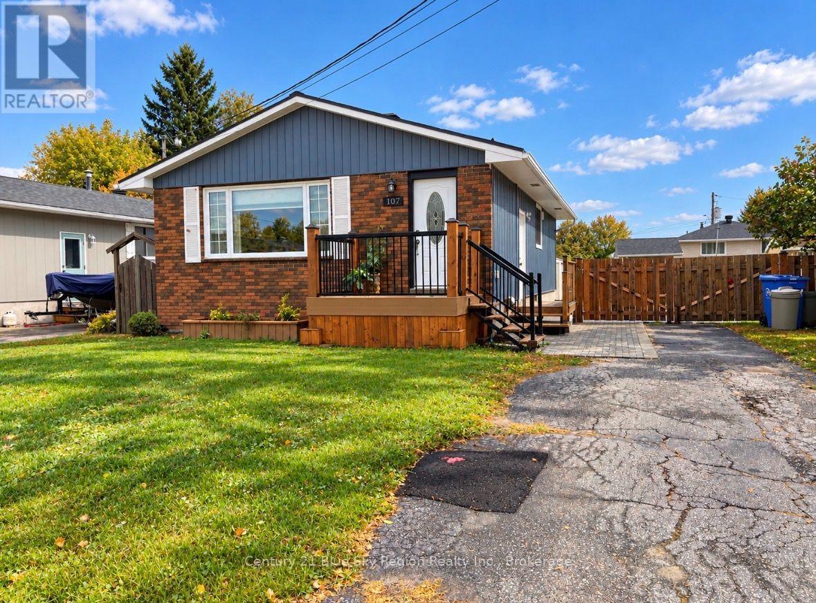 107 Strathcona Drive, North Bay, Ontario  P1A 2N5 - Photo 1 - X14031540