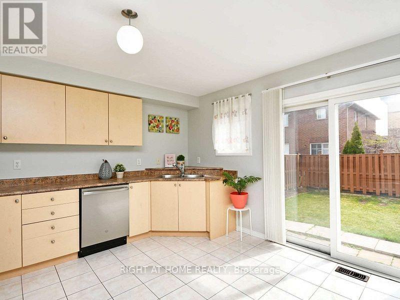 Upper - 33 Schooner Drive, Brampton, Ontario  L7A 3H3 - Photo 13 - W13642726