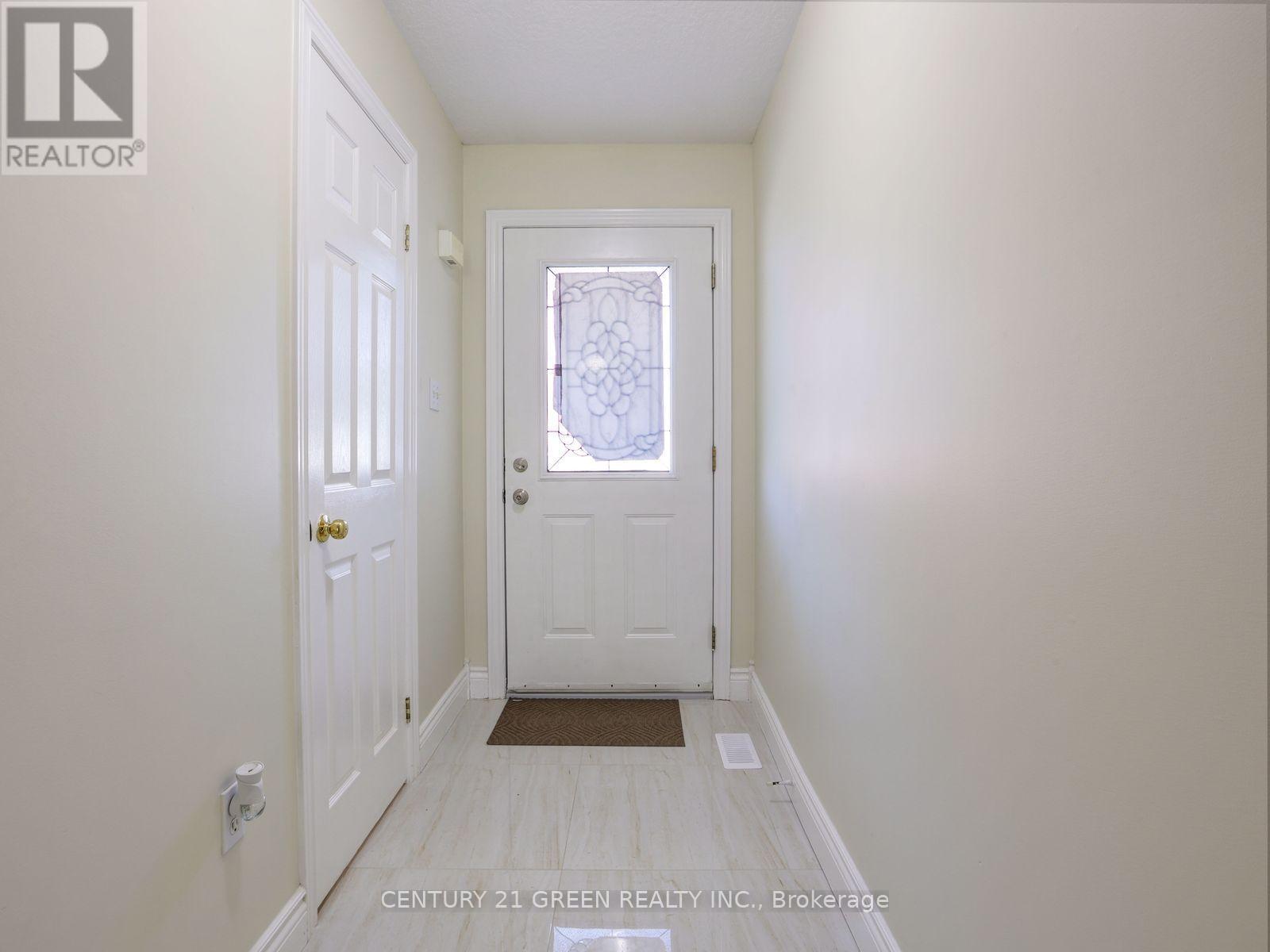 469 Activa Avenue, Kitchener, Ontario  N2E 4B9 - Photo 3 - X14028822