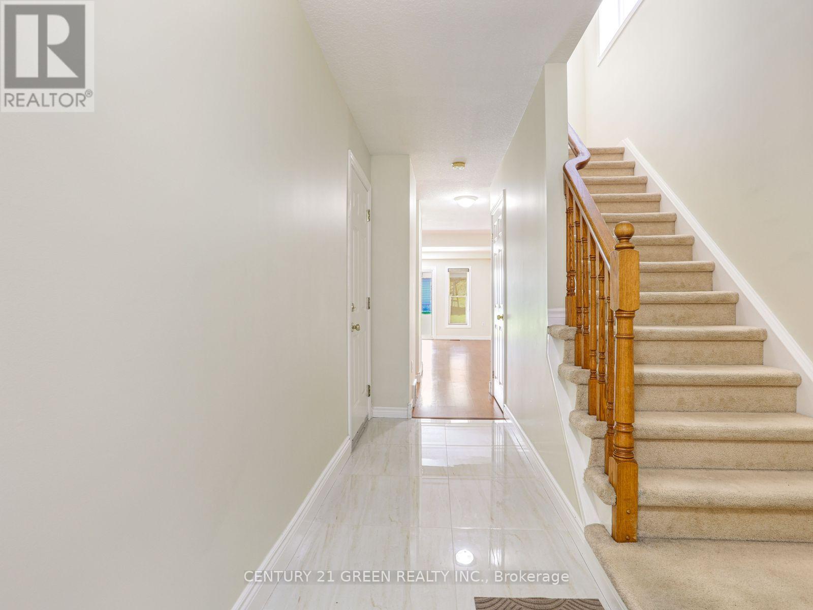 469 Activa Avenue, Kitchener, Ontario  N2E 4B9 - Photo 4 - X14028822