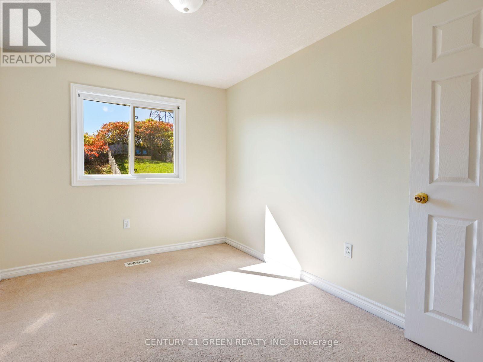 469 Activa Avenue, Kitchener, Ontario  N2E 4B9 - Photo 34 - X14028822