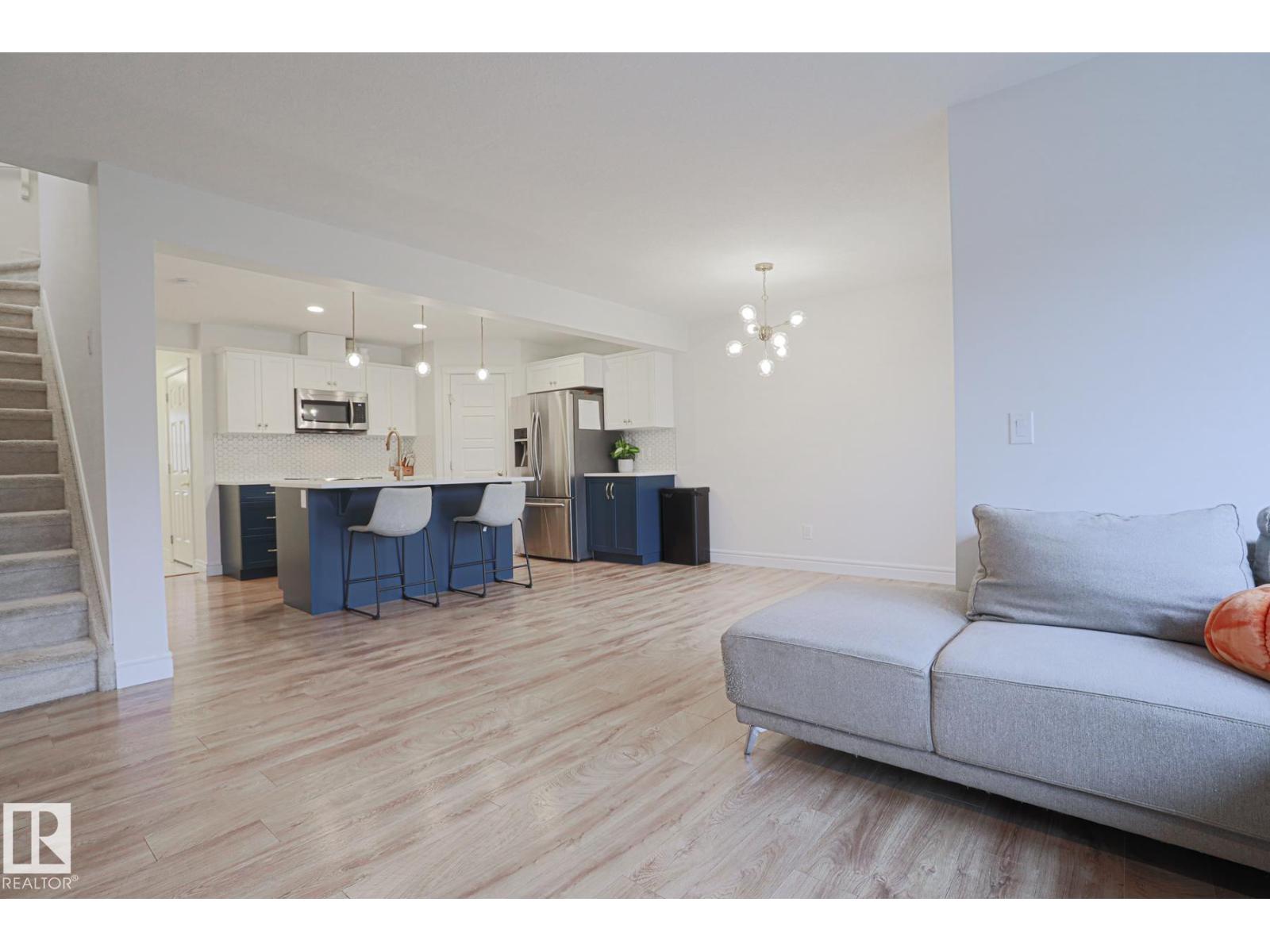 3833 Robins Cr Nw, Edmonton, Alberta  T5S 0M7 - Photo 2 - E4512867