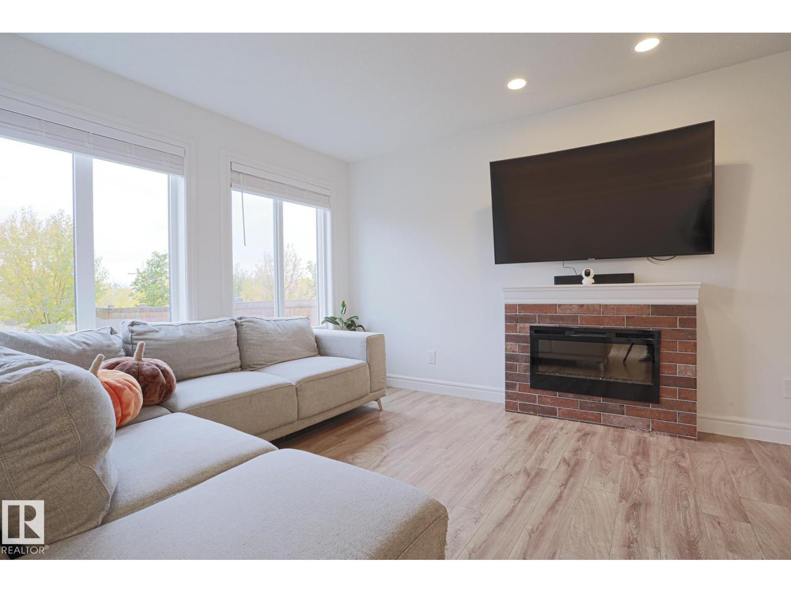 3833 Robins Cr Nw, Edmonton, Alberta  T5S 0M7 - Photo 4 - E4512867