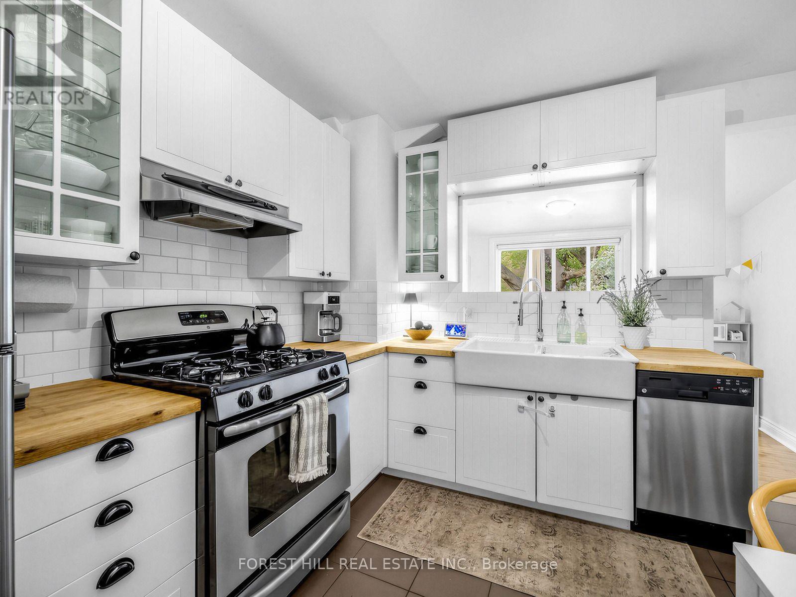 84 Walpole Avenue, Toronto, Ontario  M4L 2J1 - Photo 9 - E14031578