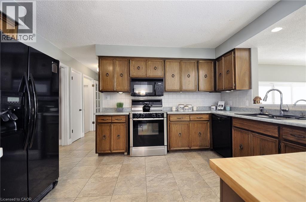 99 Dalewood Drive, Kitchener, Ontario  N2A 1G3 - Photo 6 - 40870677