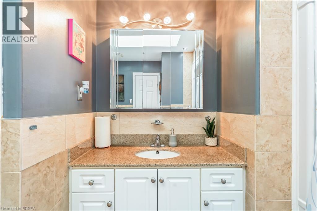 142 Marlborough Street, Brantford, Ontario  N3S 7Y2 - Photo 13 - 40870850