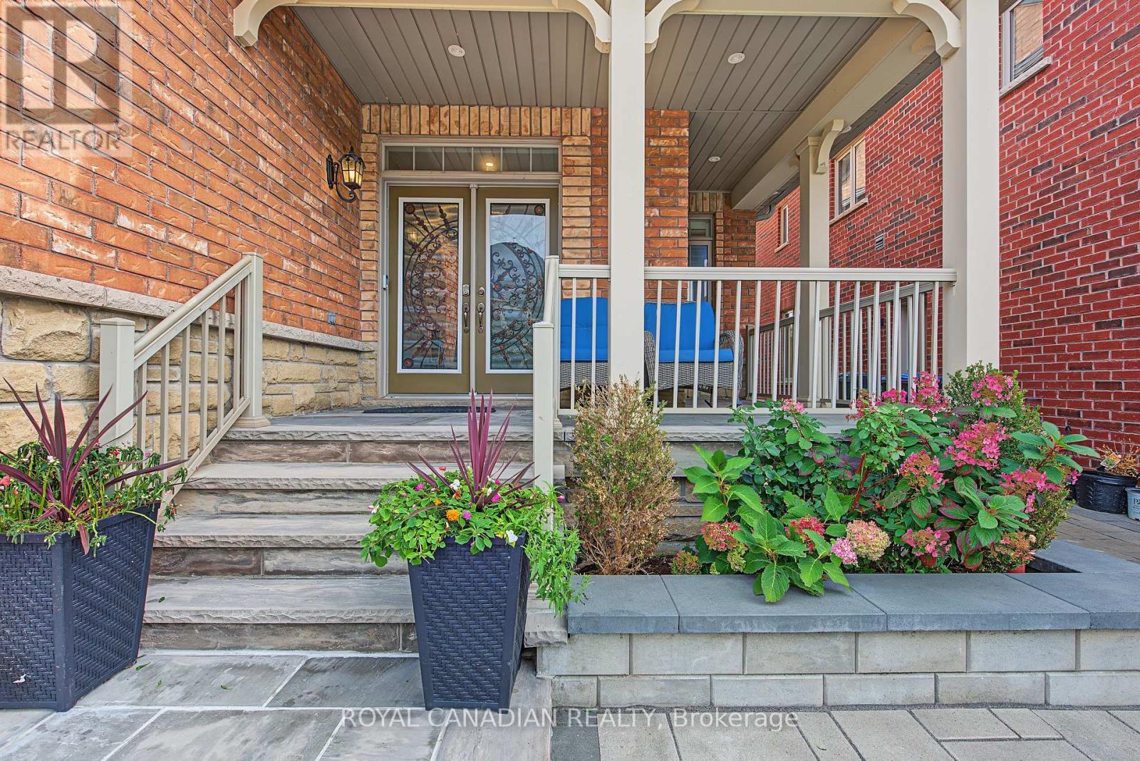13 Island Grove, Brampton, Ontario  L6X 0W6 - Photo 3 - W14031502