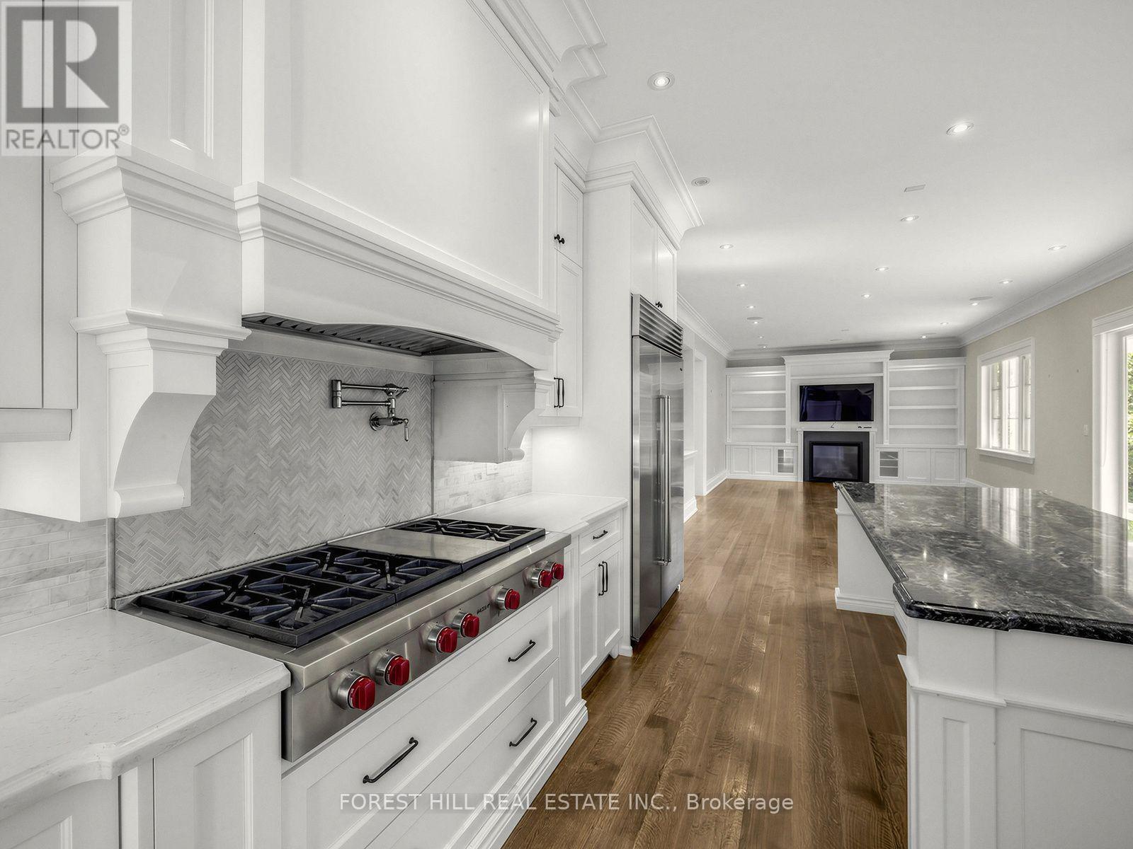 302 Pinehurst Drive W, Oakville (Fd Ford), Ontario  L6J 4X3 - Photo 13 - W14031550