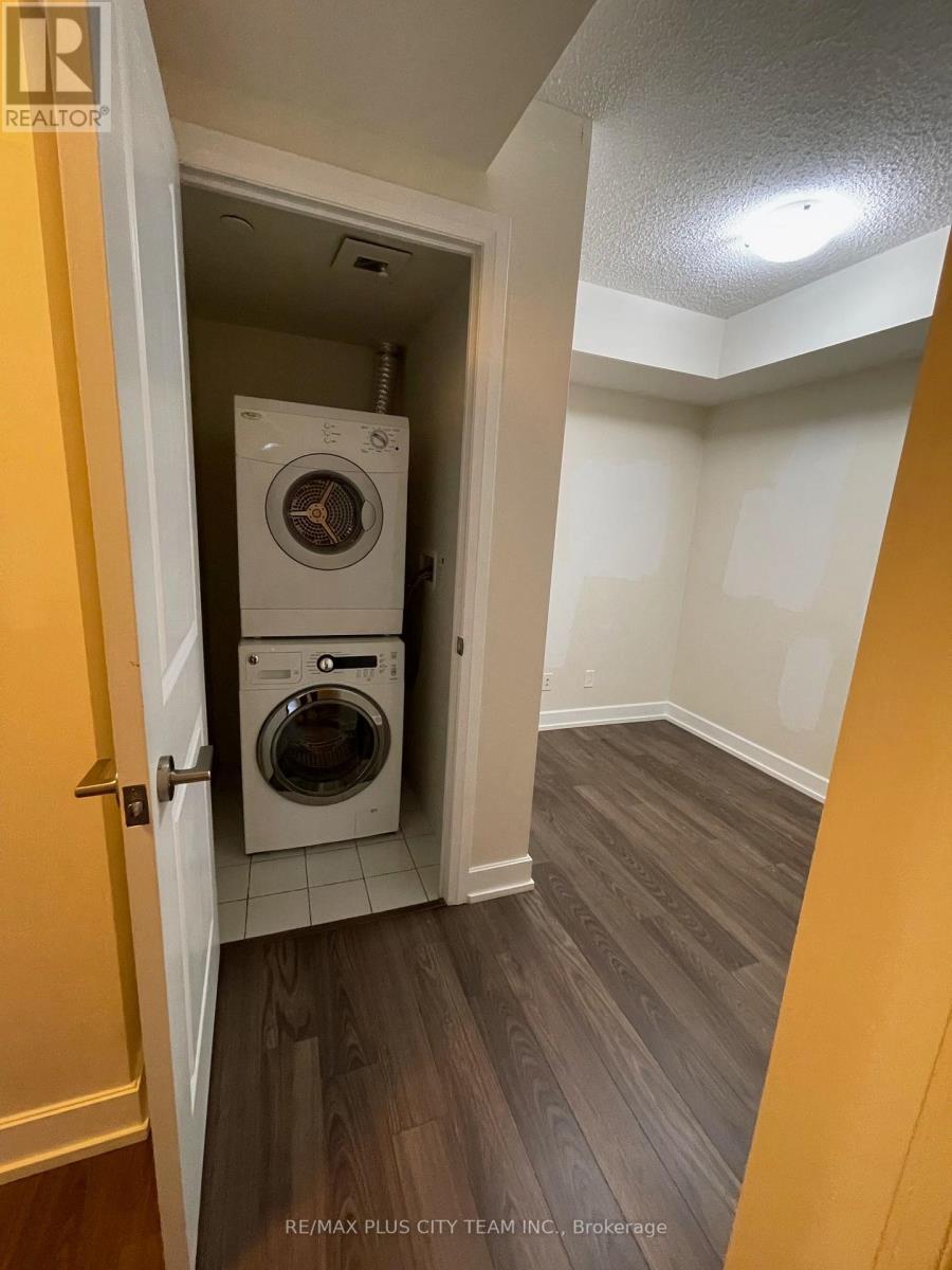 1521 - 2 Eva Road, Toronto (Etobicoke West Mall), Ontario  M9C 0A9 - Photo 17 - W14031556