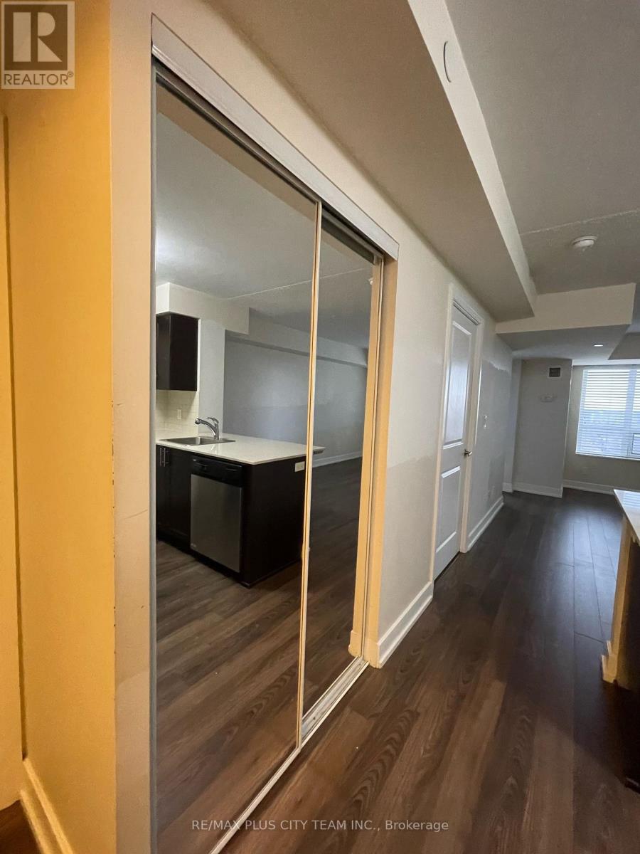 1521 - 2 Eva Road, Toronto (Etobicoke West Mall), Ontario  M9C 0A9 - Photo 2 - W14031556