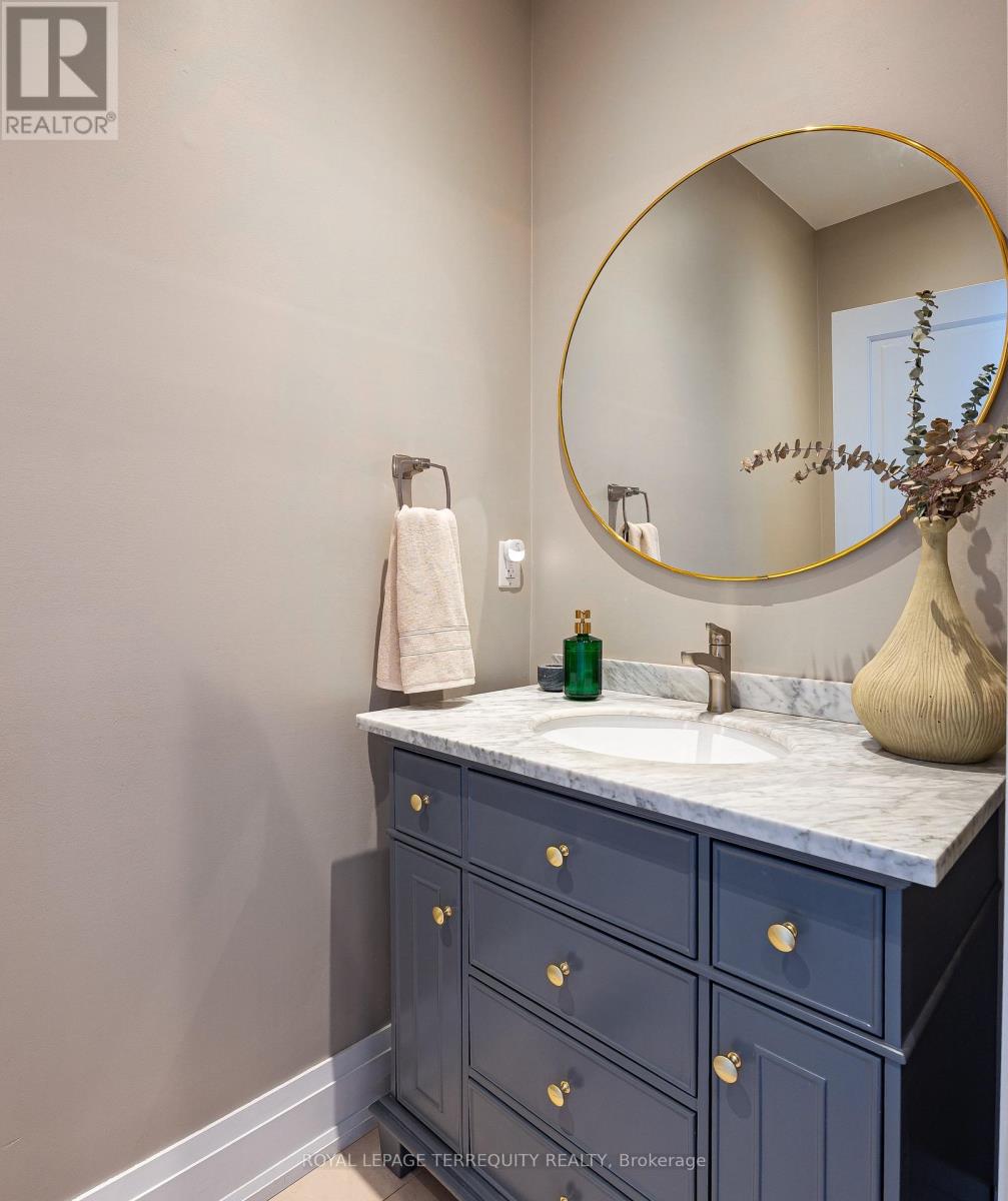 151 Brookside Avenue, Toronto (Runnymede-Bloor West Village), Ontario  M6S 4G8 - Photo 10 - W14031558