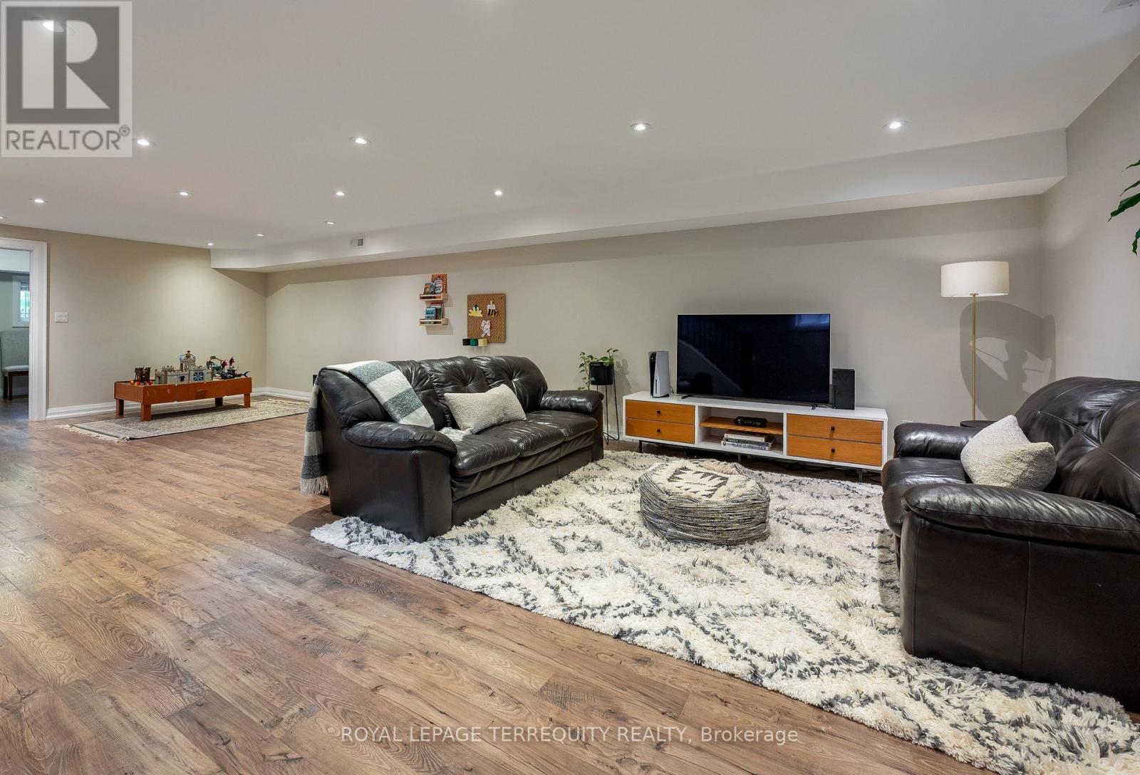 151 Brookside Avenue, Toronto (Runnymede-Bloor West Village), Ontario  M6S 4G8 - Photo 20 - W14031558