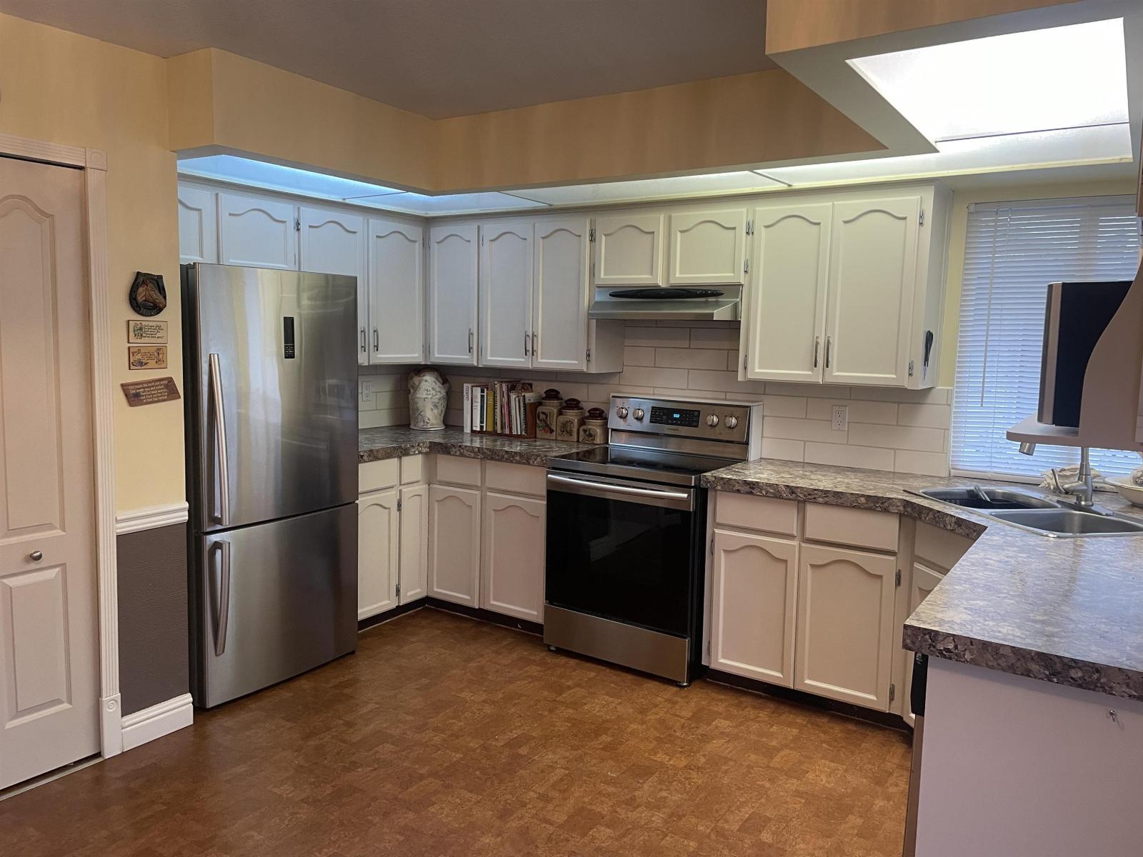 8092 Forbes Street, Mission, British Columbia  V2V 6L6 - Photo 11 - R3174828