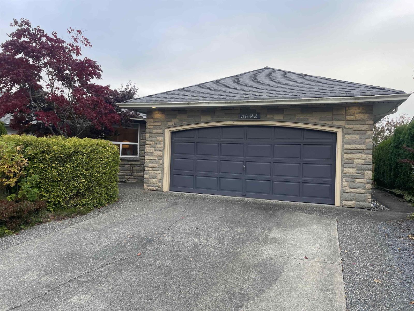 8092 Forbes Street, Mission, British Columbia  V2V 6L6 - Photo 2 - R3174828