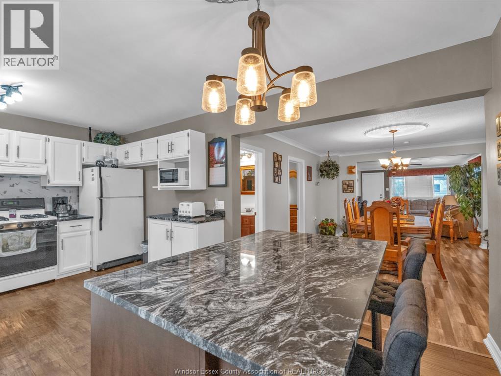 40 Westmoreland, Leamington, Ontario  N8H 3P3 - Photo 2 - 26025232