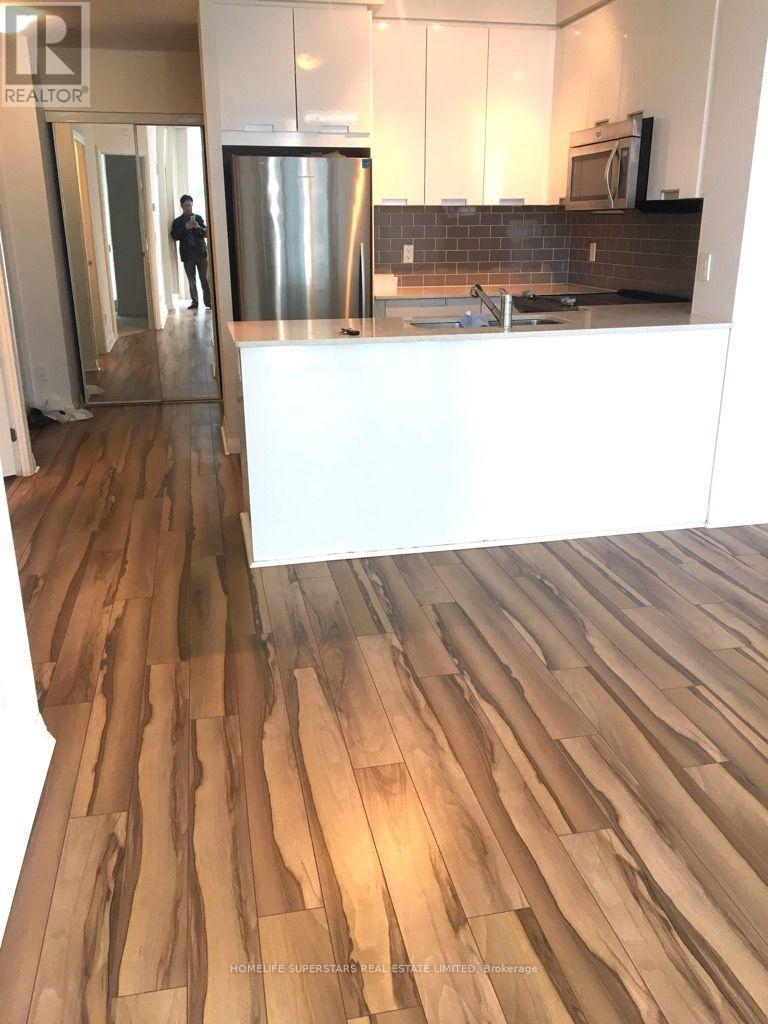 901 - 75 Eglinton Avenue W, Mississauga, Ontario  L5R 0E4 - Photo 11 - W14025534