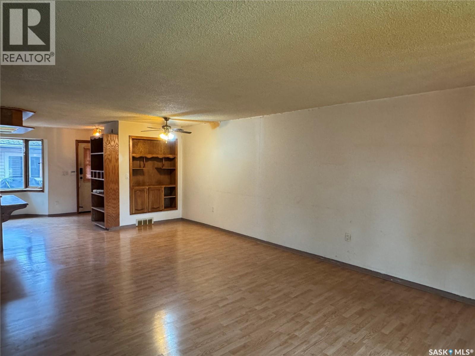 1571 Athol Street, Regina, Saskatchewan  S4T 3C9 - Photo 5 - SK051054