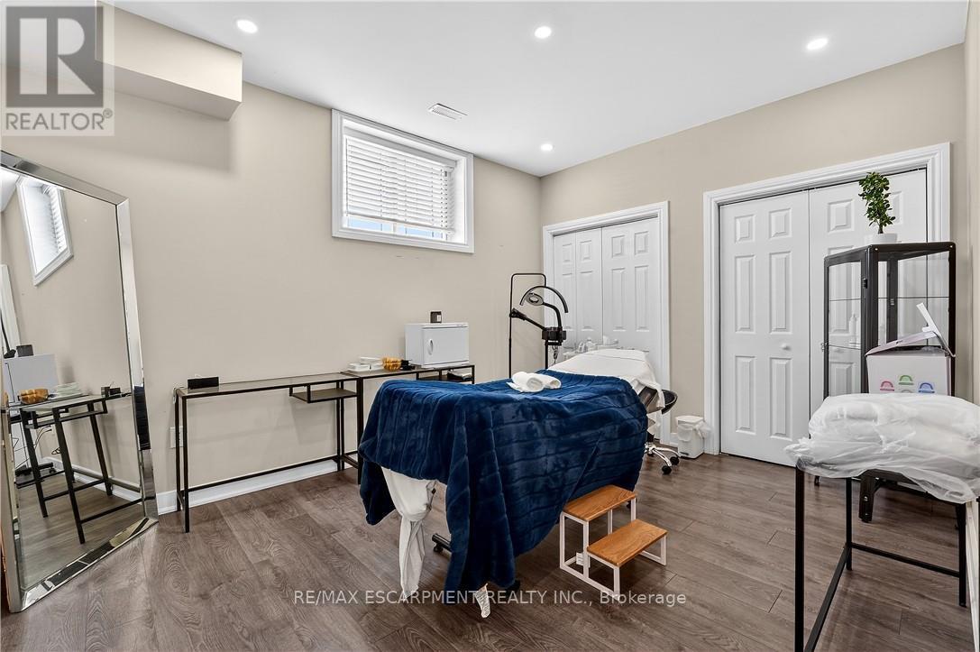 5499 Attema Crescent, West Lincoln, Ontario  L0R 1Y0 - Photo 39 - X12979670