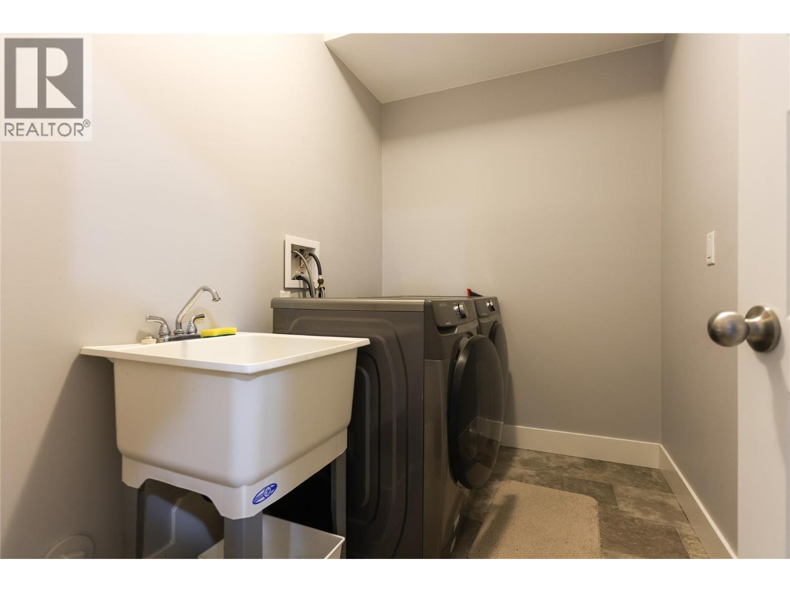 313 Lakeview Street Unit# 1