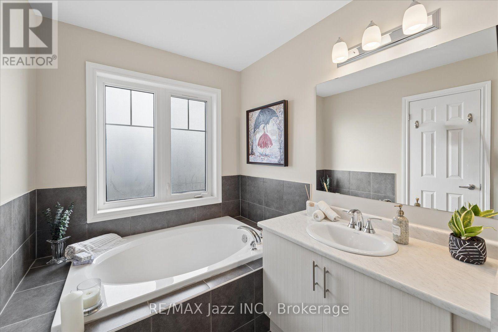 61 Great Gabe Crescent, Oshawa, Ontario  L1L 0G6 - Photo 20 - E14031778