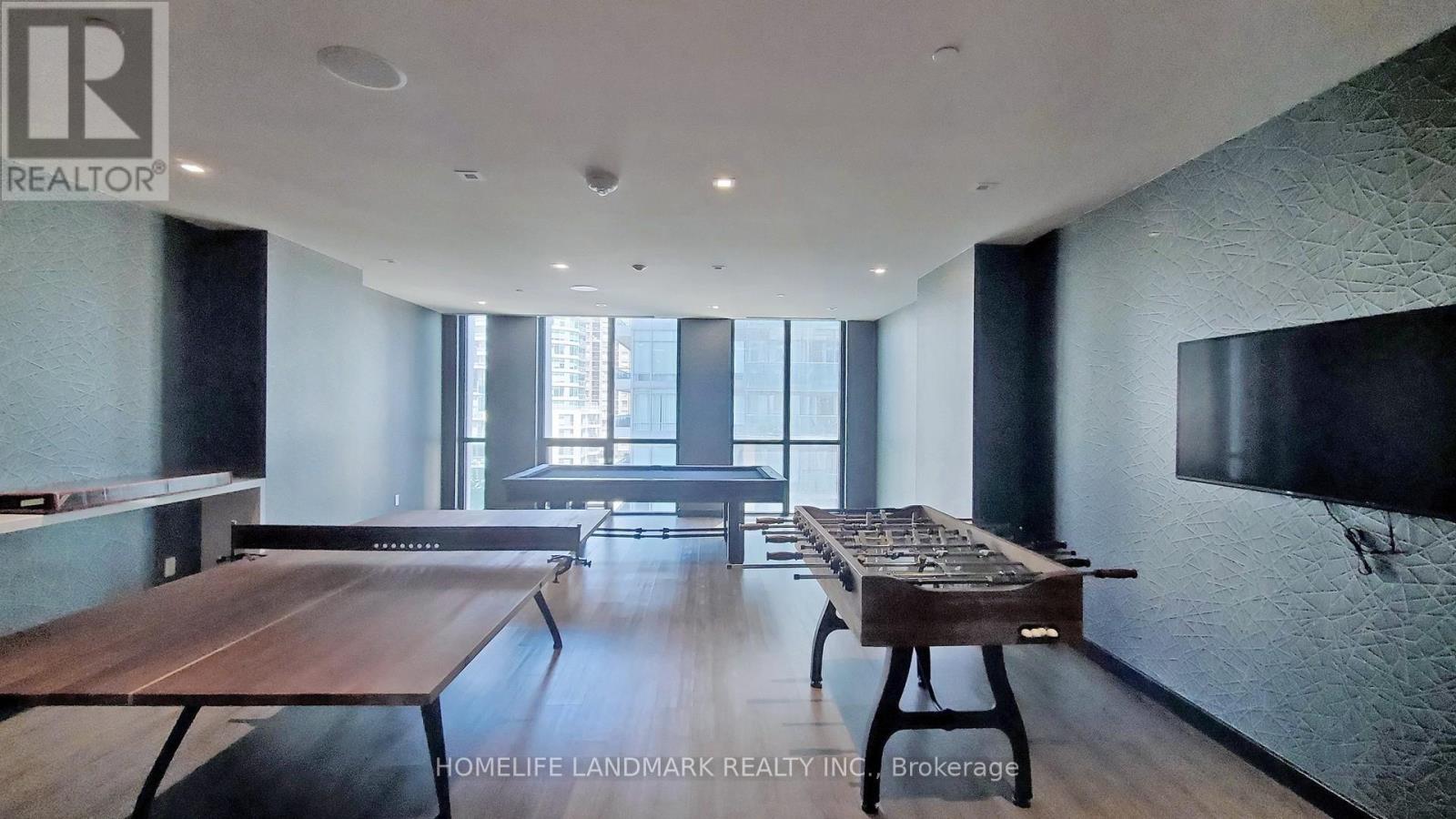 1206 - 1 YORKVILLE AVENUE
