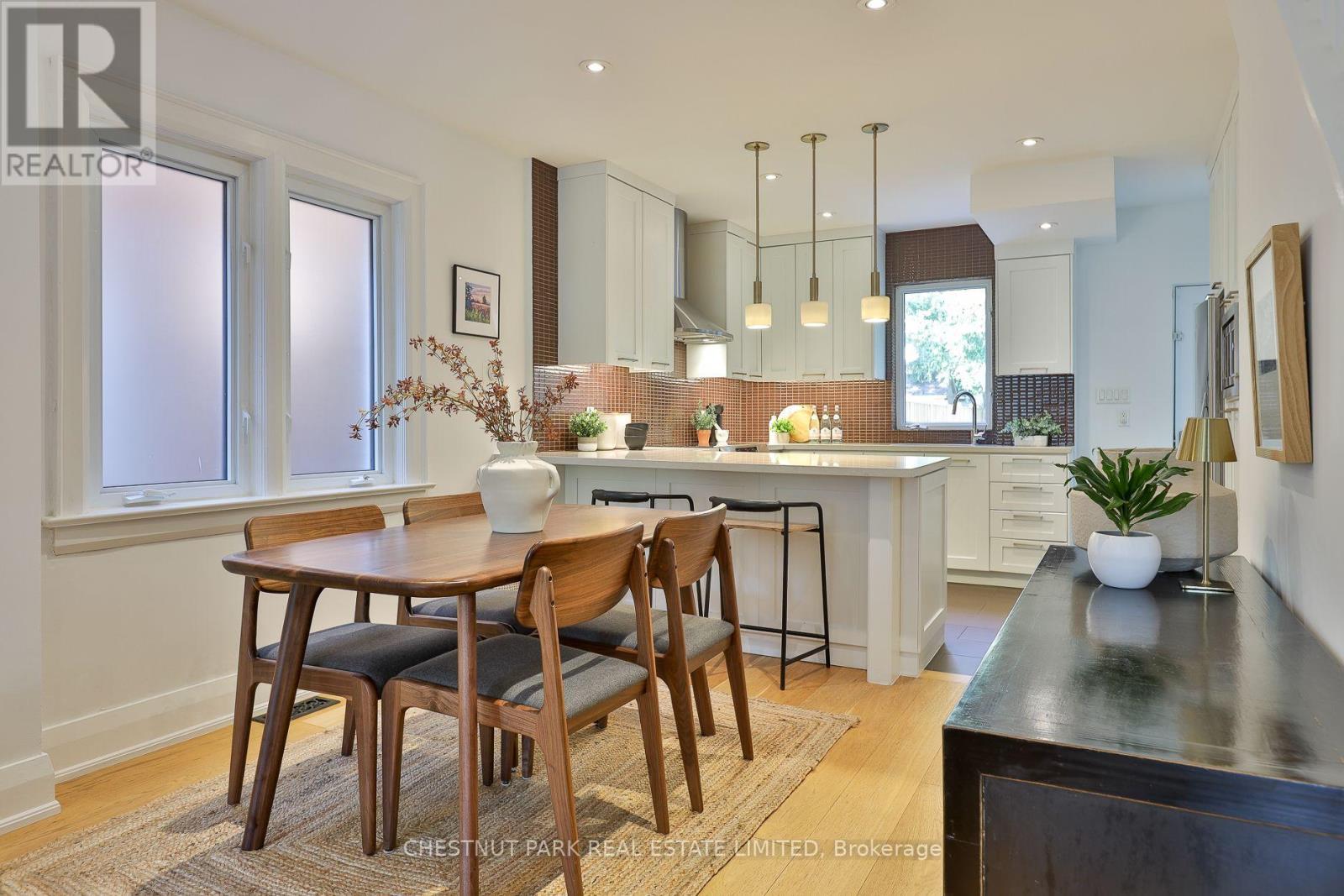 154 Fairlawn Avenue, Toronto, Ontario  M5M 1S8 - Photo 9 - C14031942