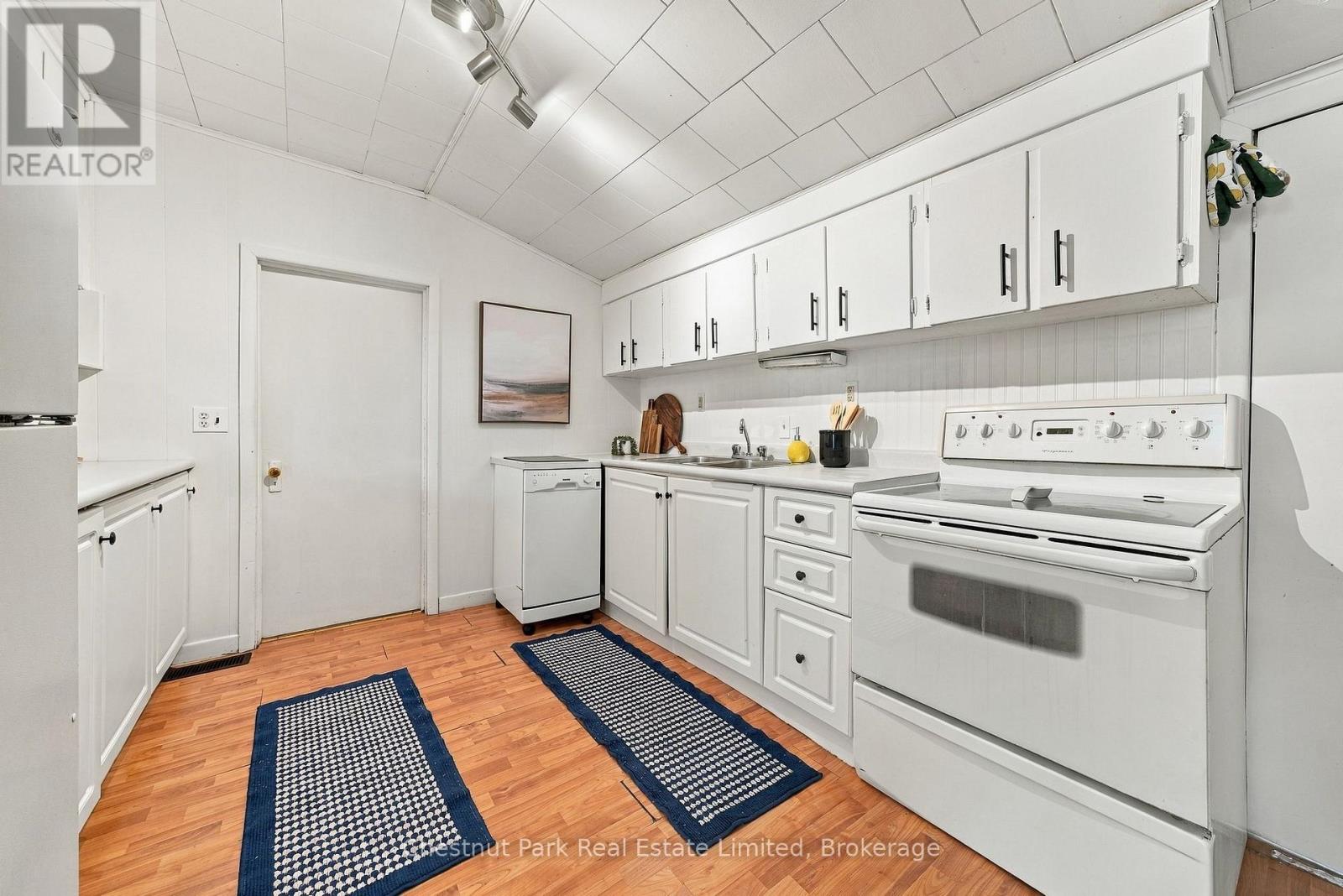 28 Spring Street, Prince Edward County, Ontario  K0K 2T0 - Photo 7 - X14031752