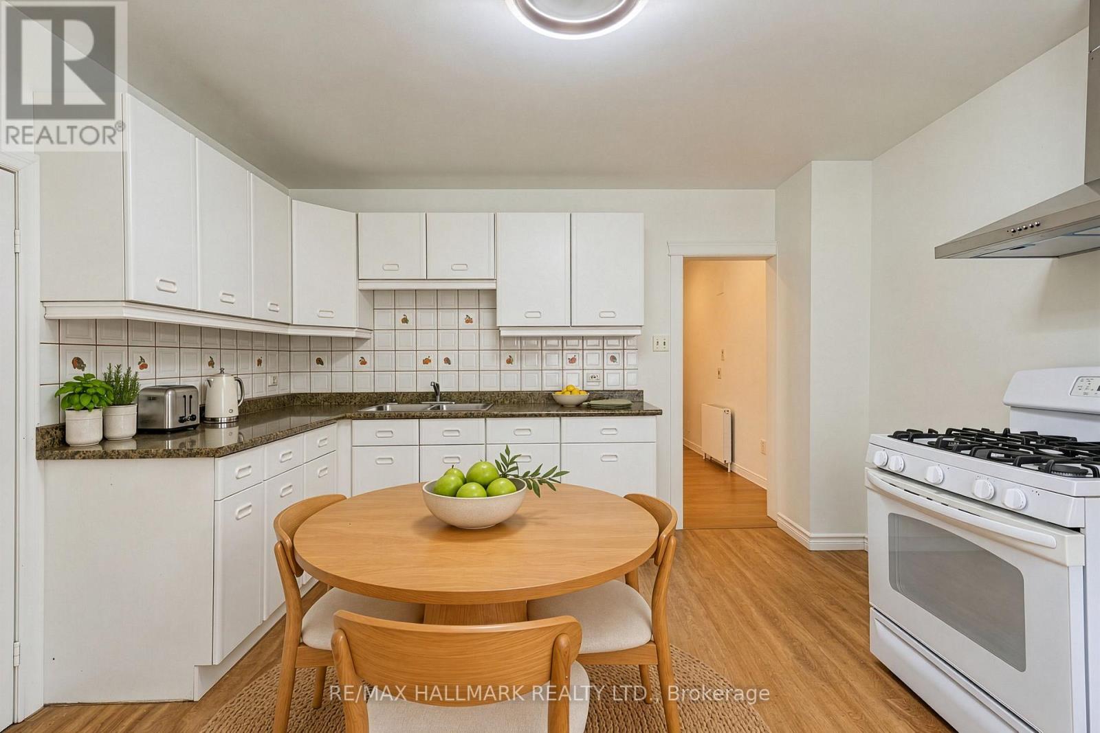70 Madelaine Avenue, Toronto, Ontario  M1L 2X7 - Photo 9 - E14031874