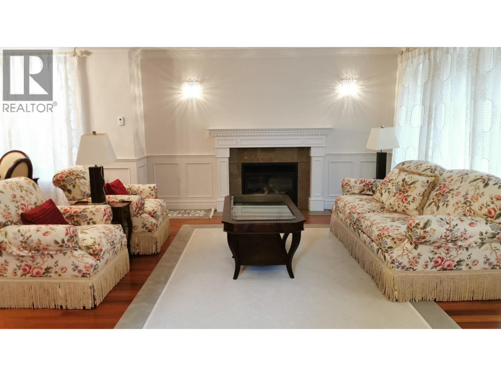 1328 Dogwood Avenue, Vancouver, British Columbia  V6P 1J8 - Photo 3 - R3174251