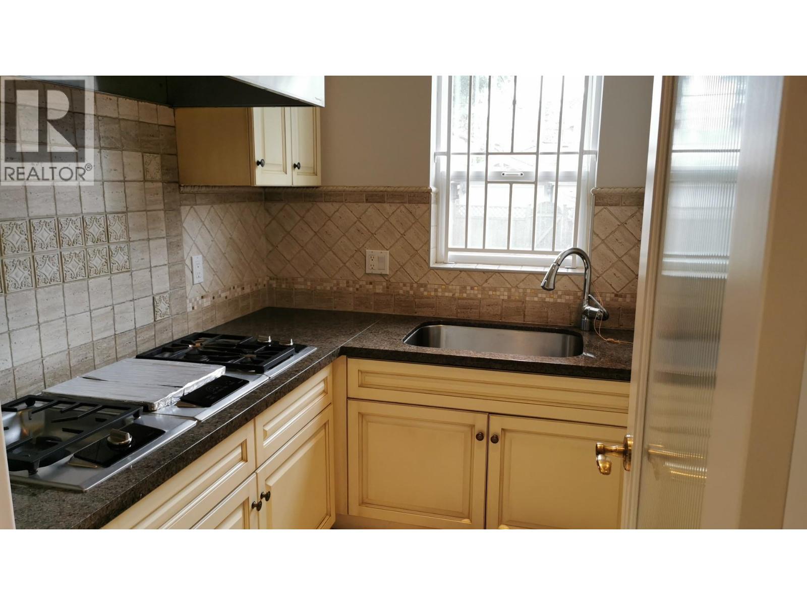 1328 Dogwood Avenue, Vancouver, British Columbia  V6P 1J8 - Photo 11 - R3174251