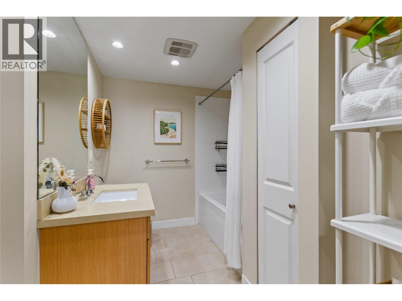 308 1833 Crowe Street, Vancouver, British Columbia  V5Y 0A2 - Photo 13 - R3174856