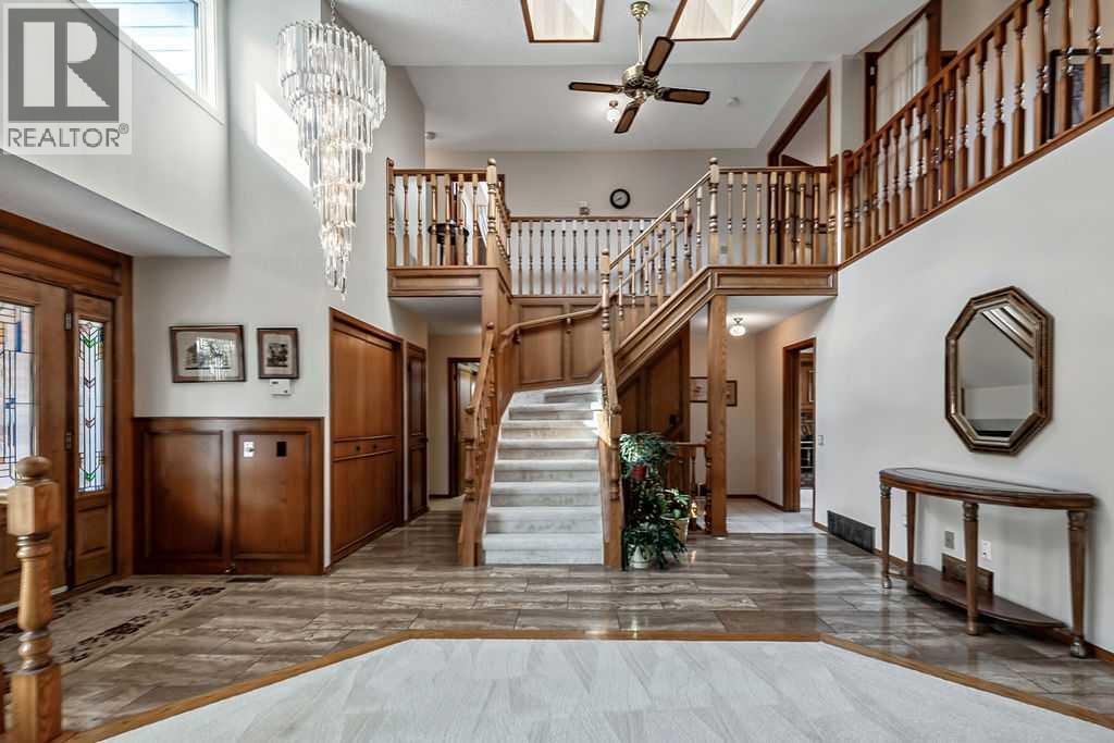 56 Bernard Way Nw, Calgary, Alberta  T3K 2E9 - Photo 3 - A2349994