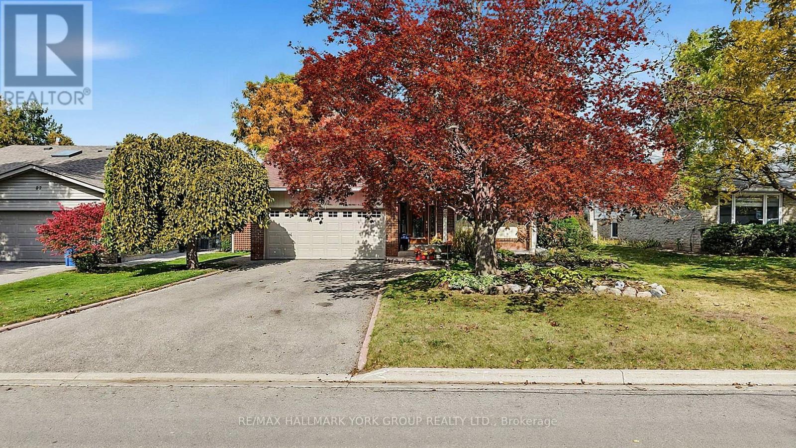 80 Fairway Drive, Aurora, Ontario  L4G 2H4 - Photo 2 - N14031772