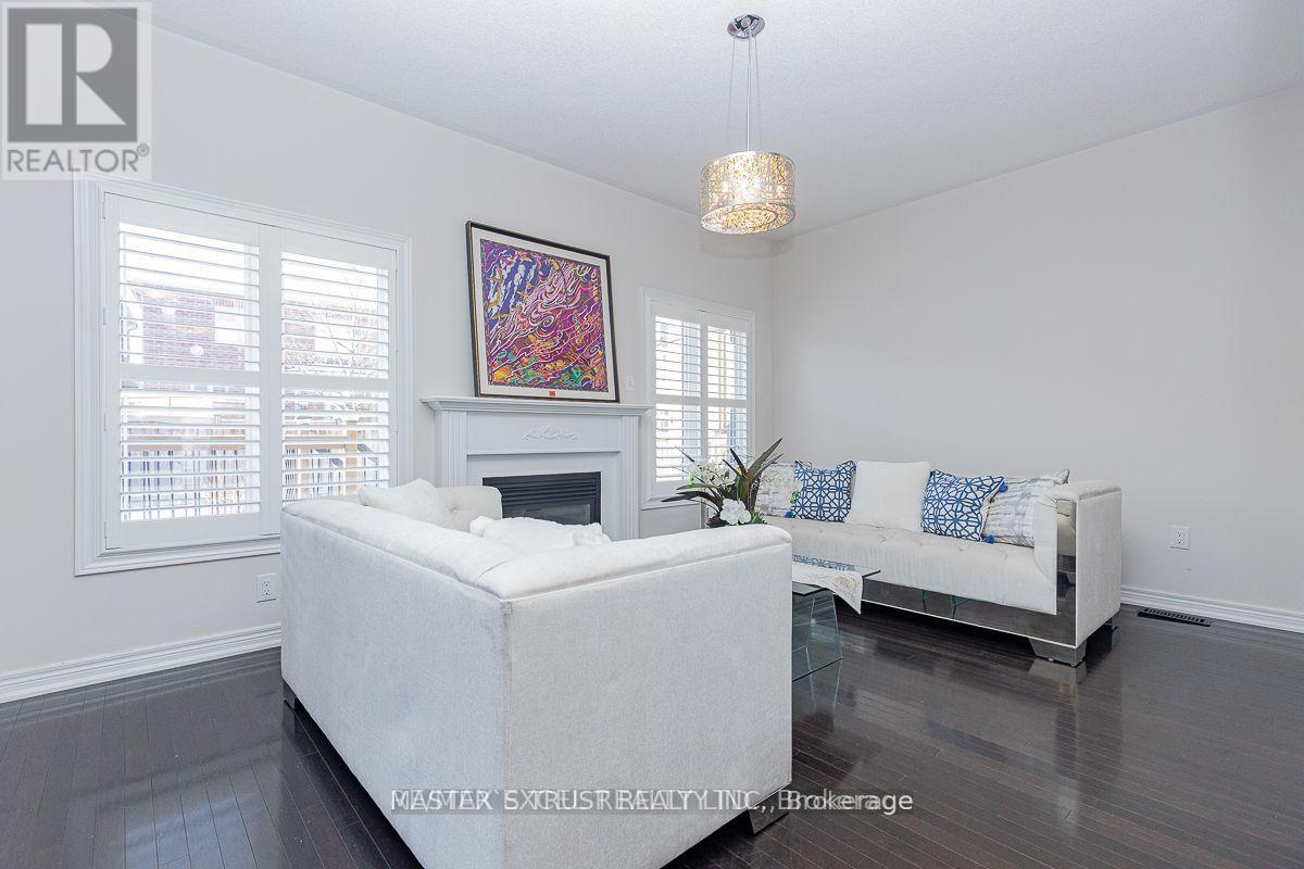 47 Pelister Drive, Markham, Ontario  L6E 0M7 - Photo 2 - N14031962