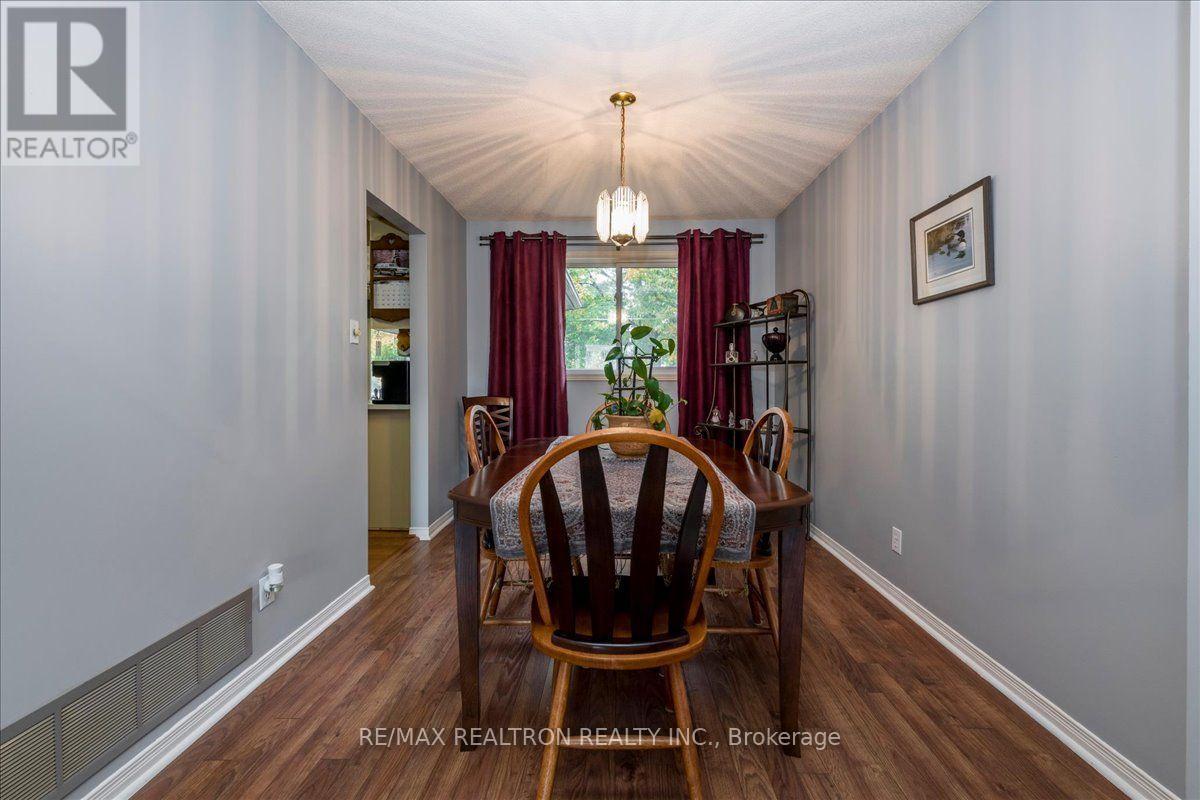 37 Toboggan Hill Drive, Orillia, Ontario  L3V 7R1 - Photo 6 - S14031846