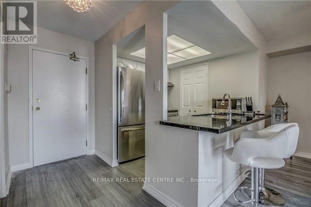 1908 - 285 Enfield Place, Mississauga, Ontario  L5B 4L8 - Photo 3 - W14031654