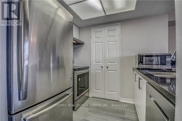 1908 - 285 Enfield Place, Mississauga, Ontario  L5B 4L8 - Photo 4 - W14031654