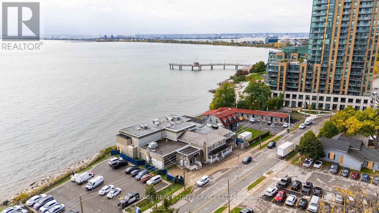 2084 Old Lakeshore Road, Burlington, Ontario  L7R 1A3 - Photo 4 - W14031722