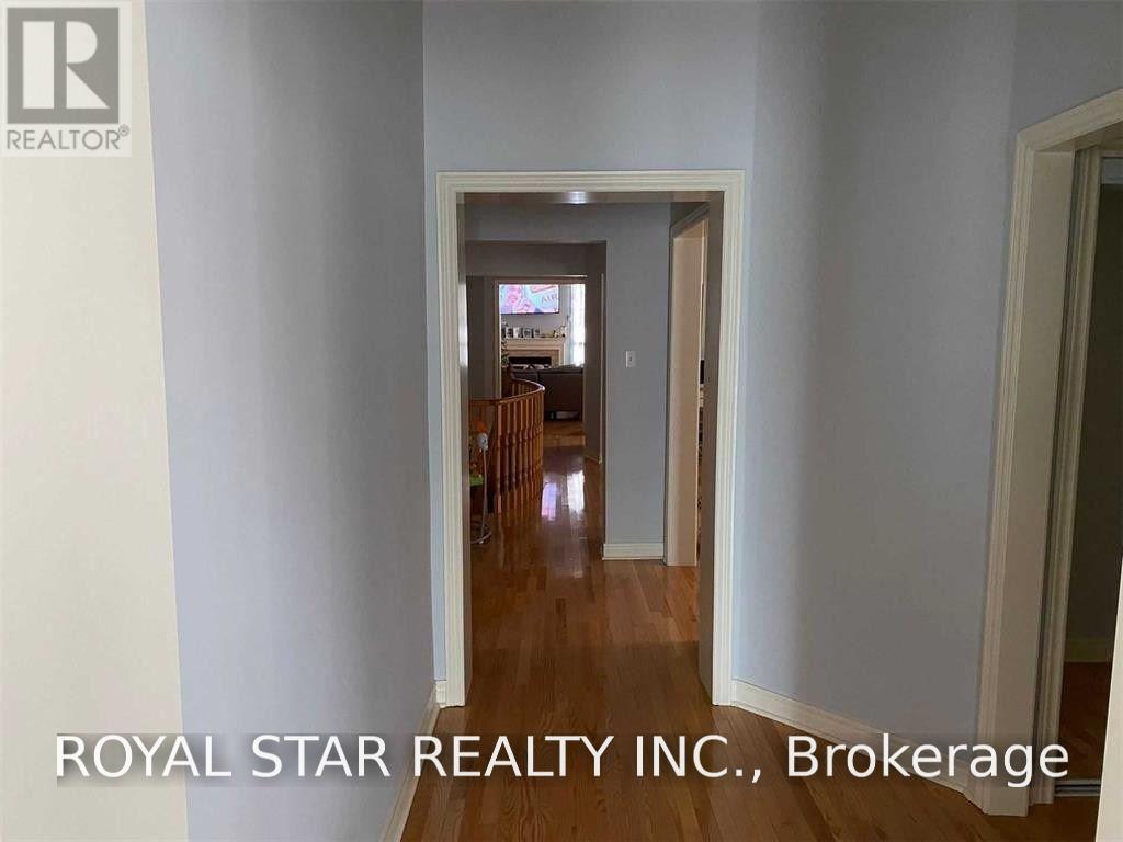 51 Pennyroyal Crescent, Brampton, Ontario  L6S 6J6 - Photo 5 - W14031806
