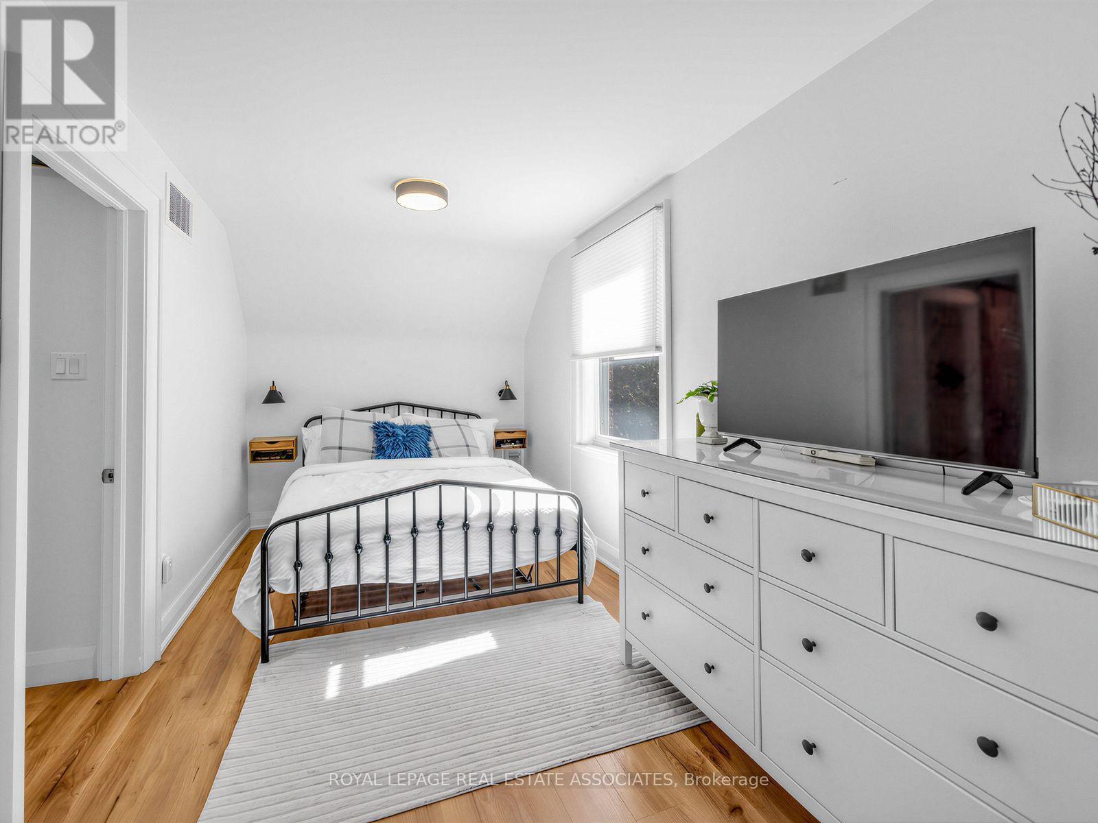 36 Jodphur Avenue, Toronto, Ontario  M9M 2J4 - Photo 17 - W14031864