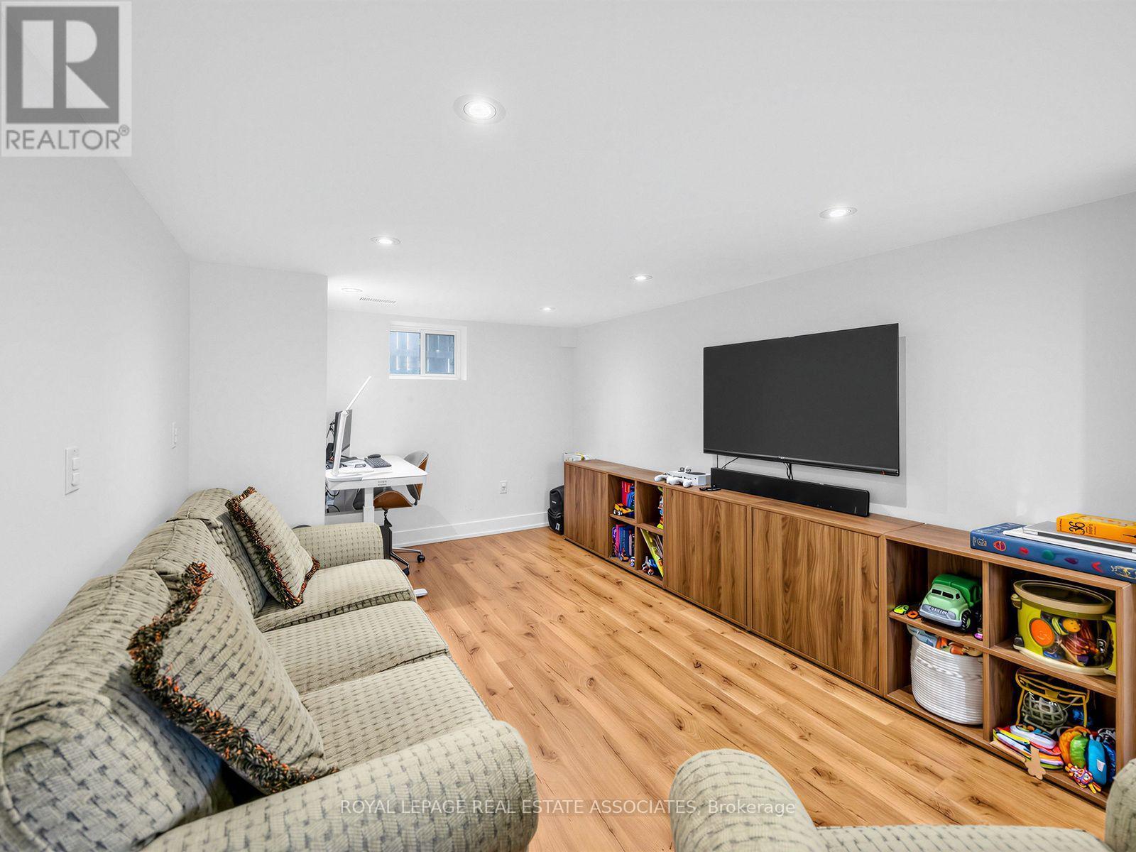 36 Jodphur Avenue, Toronto, Ontario  M9M 2J4 - Photo 27 - W14031864