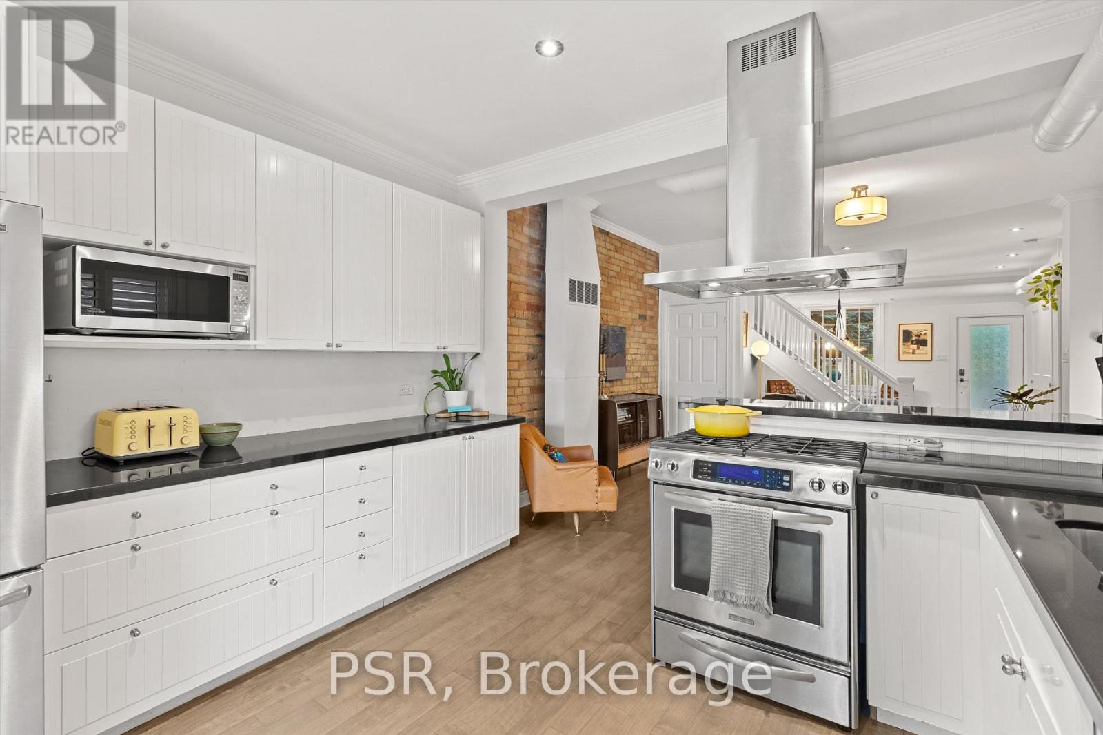 109 Macdonell Avenue, Toronto, Ontario  M6R 2A4 - Photo 10 - W14031958