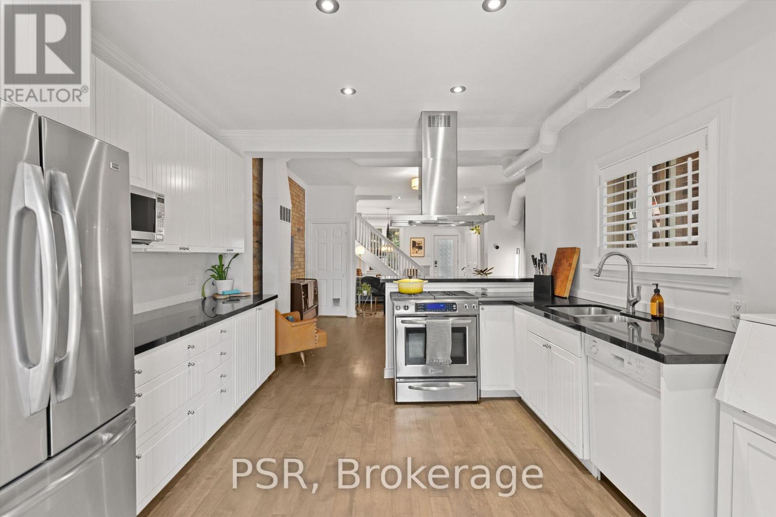 109 Macdonell Avenue, Toronto, Ontario  M6R 2A4 - Photo 11 - W14031958