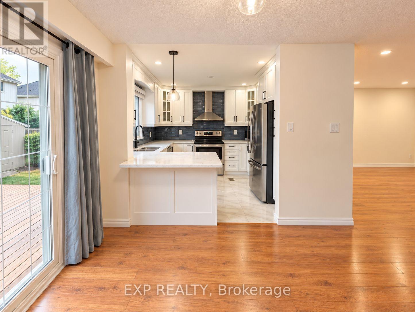 36 Scribner Court, Brampton, Ontario  L6Z 1M6 - Photo 9 - W14031964