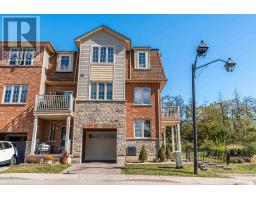 13 - 11 STOCKBRIDGE GARDENS, Hamilton, Ontario