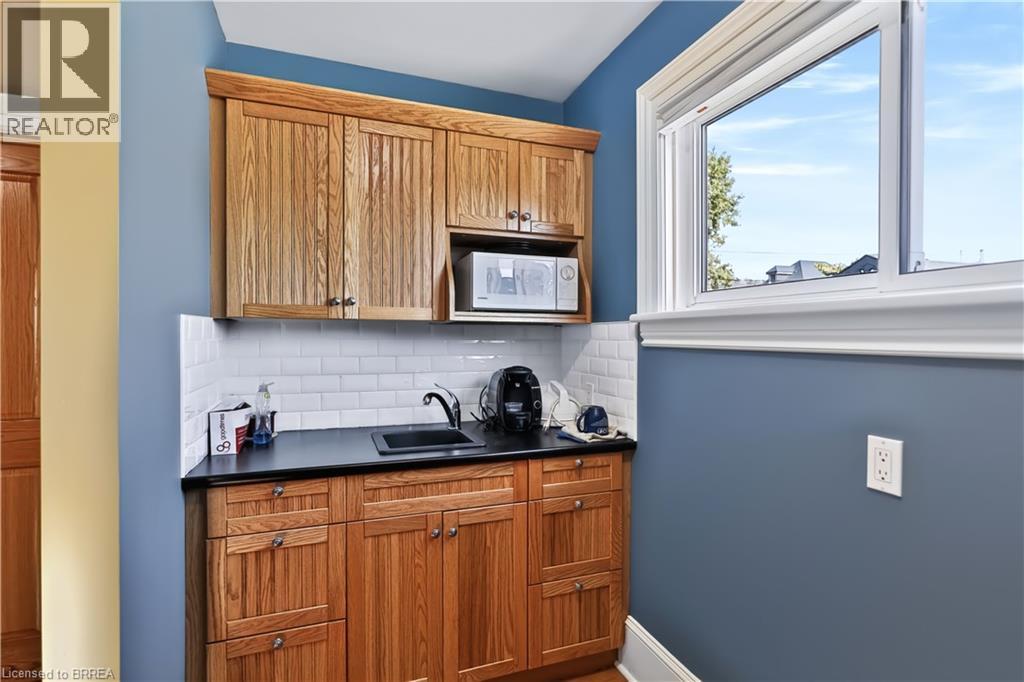 241 Brant Avenue, Brantford, Ontario  N3T 3J4 - Photo 21 - 40869331