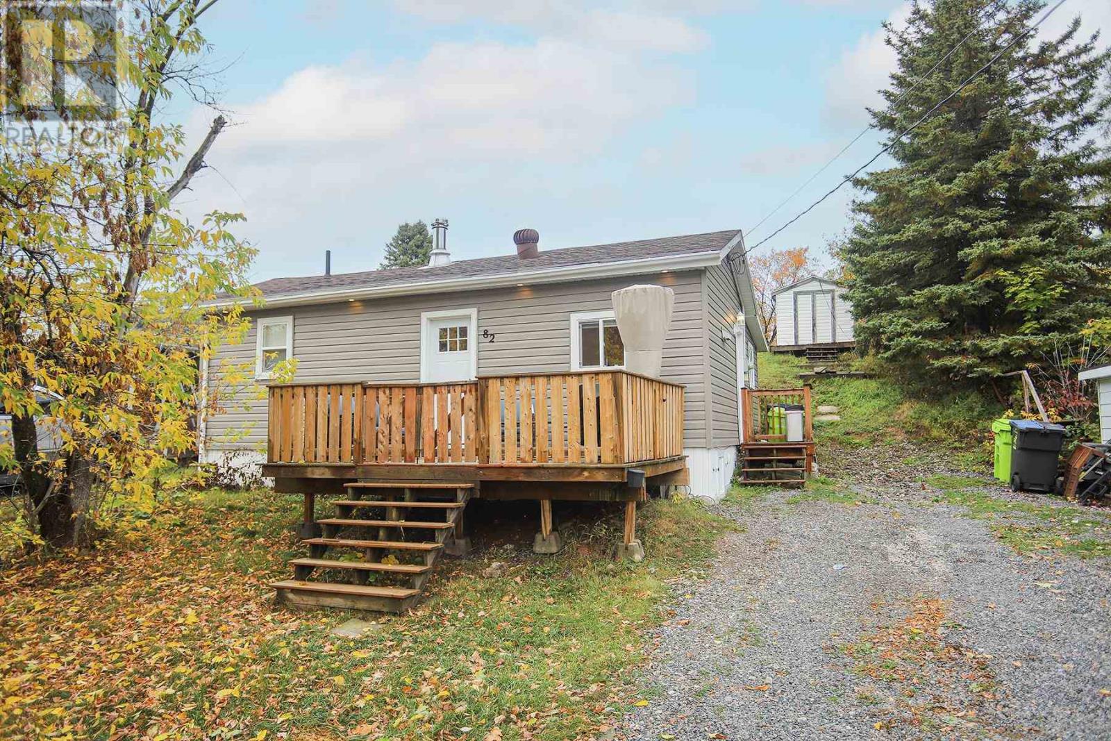 82 Elliott Rd, Sault Ste. Marie, Ontario P6C 2Z4 - Photo 2 - SM262862