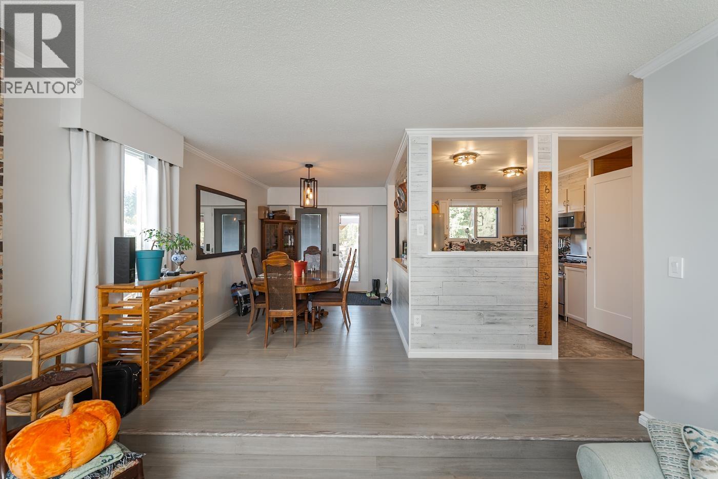 2941 Oakridge Crescent, Prince George, British Columbia  V2K 3Y2 - Photo 6 - R3175119
