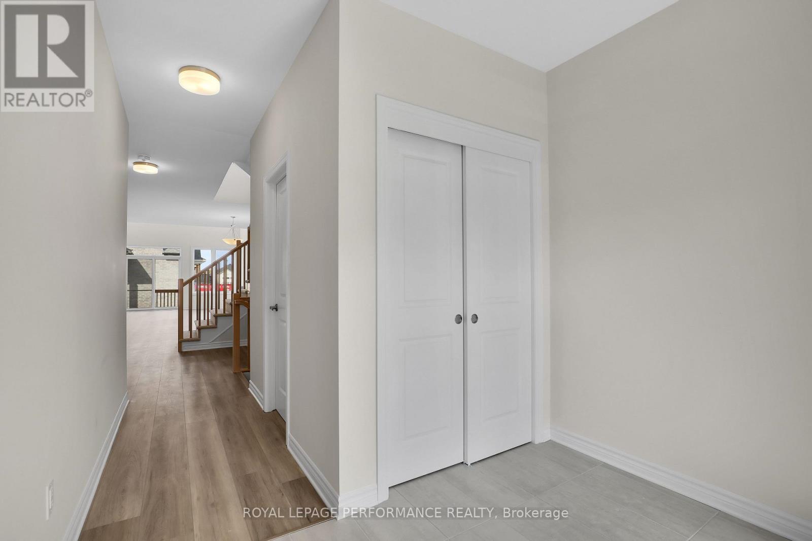 550 Paakanaak Avenue, Ottawa, Ontario  K1X 0J7 - Photo 4 - X14032076