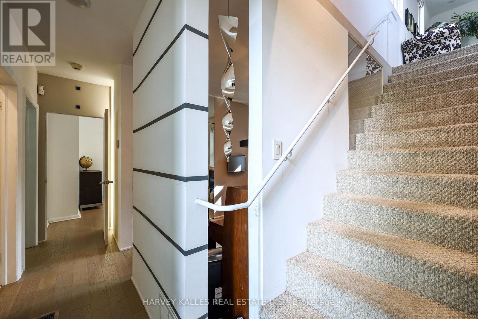 90 Berkinshaw Crescent, Toronto, Ontario  M3B 2T2 - Photo 31 - C14031184
